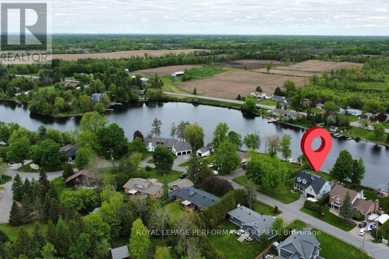 28347895/6099-james-bell-drive/manotick-south-to-roger-stevens/ottawa/ontario/K4M1B3_47