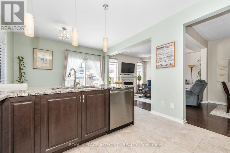 29430898/528-rouncey-road/emerald-meadowstrailwest/ottawa/ontario/K2V0E2_11