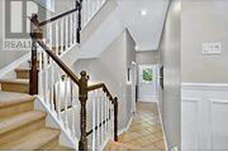28946119/108-landover-crescent/emerald-meadowstrailwest/ottawa/ontario/K2M2W4_15