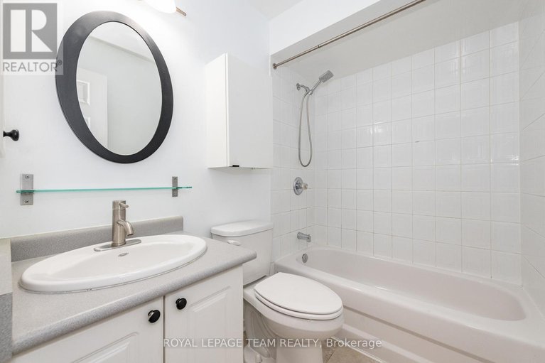 28579024/40-manhattan-crescent-s/central-park/ottawa/ontario/K2C4B5_14