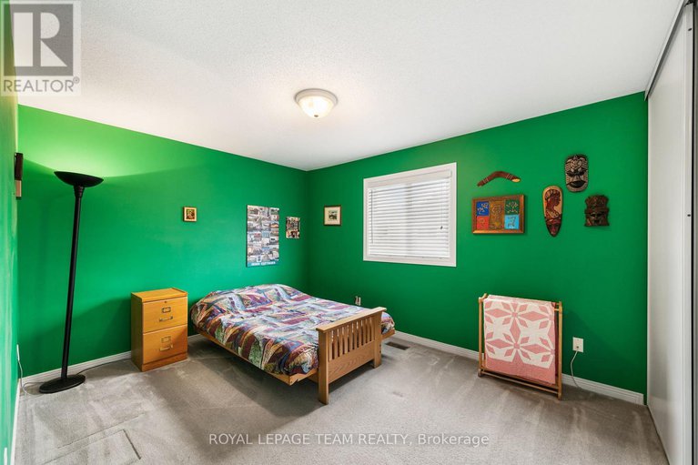 29030478/937-sheenboro-crescent/fallingbrookpineridge/ottawa/ontario/K4A3M6_21