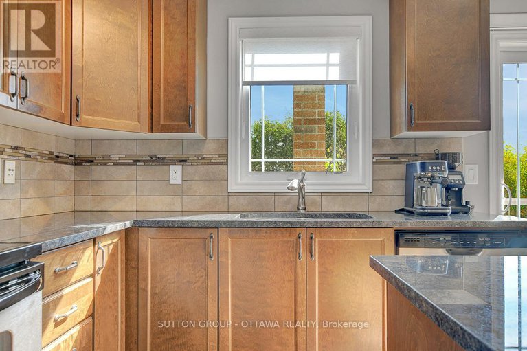 28998756/26-456-leboutillier-avenue/carson-meadows/ottawa/ontario/K1K2V7_18