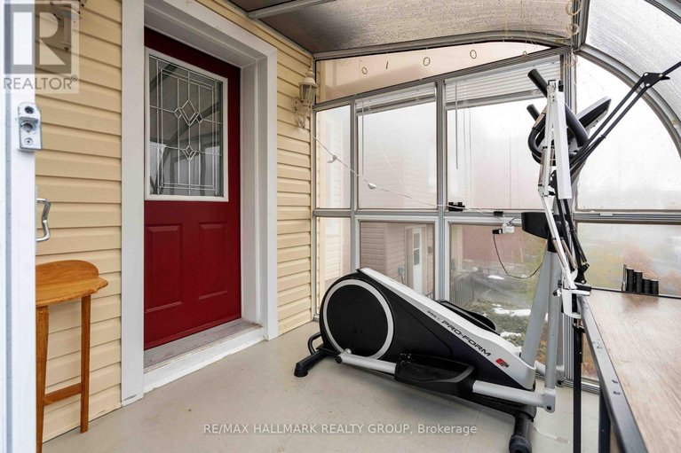 29118509/318-shakespeare-street/vanier/ottawa/ontario/K1L5M2_28