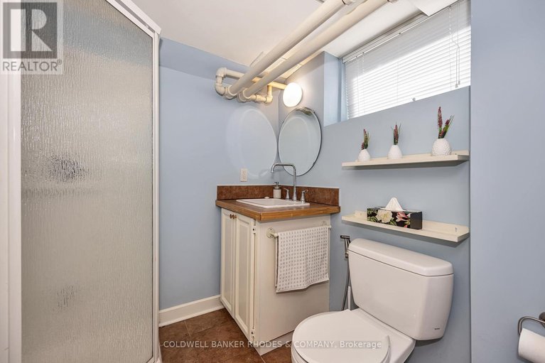 29667356/592-besserer-street/sandy-hill/ottawa/ontario/K1N6C9_34