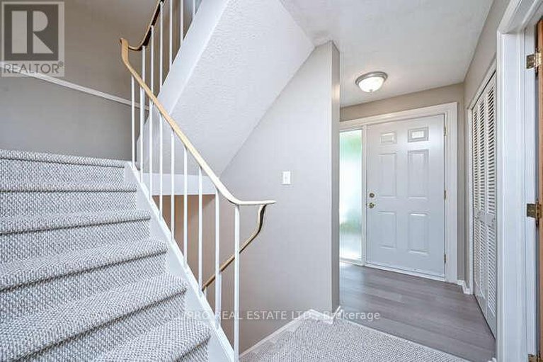 28728482/56-jackson-court/beaverbrook/ottawa/ontario/K2K1B7_4