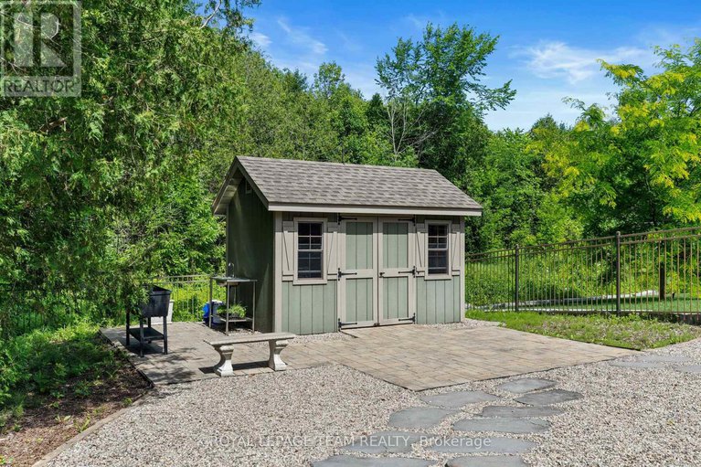 28424462/5987-knights-drive/manotick-east-to-manotick-station/ottawa/ontario/K4M0A2_46