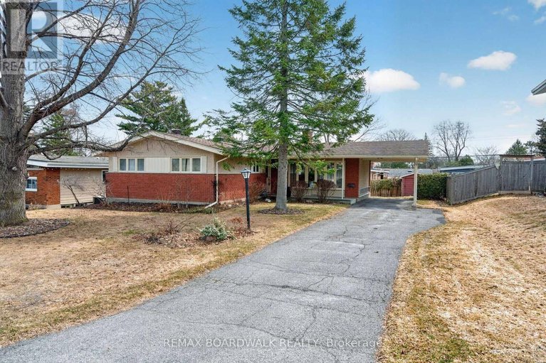 29594831/32-bowmoor-avenue/borden-farmstewart-farmcarleton-heightsparkwood-hills/ottawa/ontario/K2E6M4_1