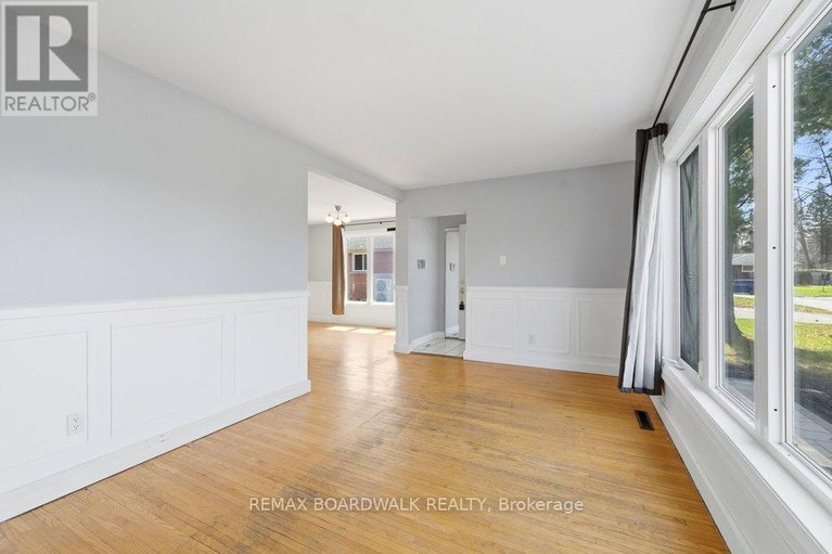 29650658/1279-adirondack-drive/kenson-park/ottawa/ontario/K2C2V7_6