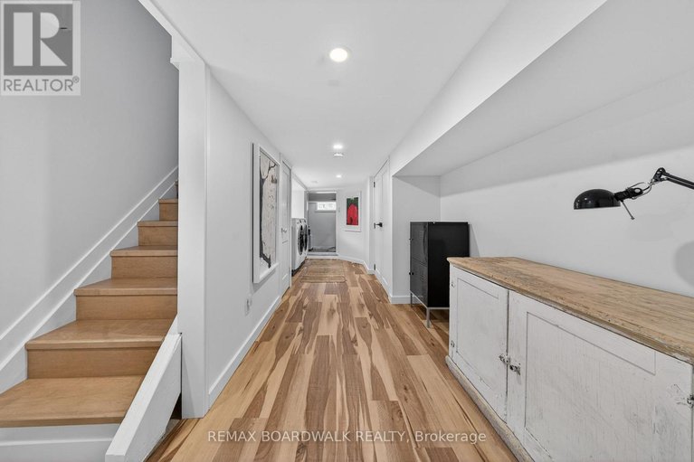 29640571/154-queen-mary-street/overbrookcastle-heights/ottawa/ontario/K1K1X5_30