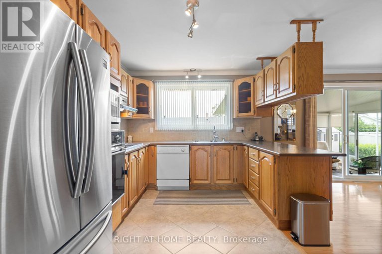 28599787/2355-raymond-street/town-of-rockland/clarence-rockland/ontario/K4K1K3_7
