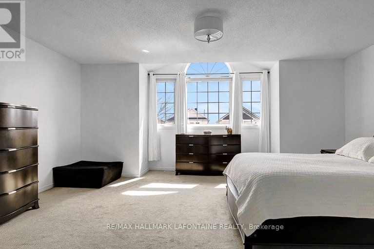 29570539/315-rustic-hills-crescent/springridgeeast-village/ottawa/ontario/K4A5A8_32