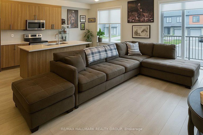 28933930/348-raheen-court-ottawa-circuit/half-moon-bay/ottawa/ontario/K2C3H2_9