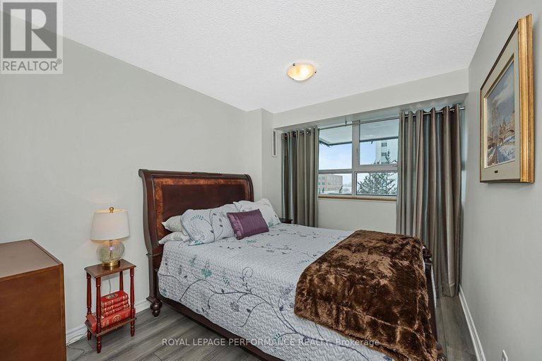 29274551/303-555-brittany-drive/viscount-alexander-park/ottawa/ontario/K1K4C5_17