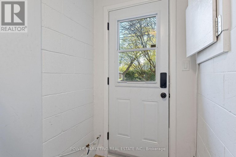 28297699/1244-prince-of-wales-drive/courtland-park/ottawa/ontario/K2C1M9_11