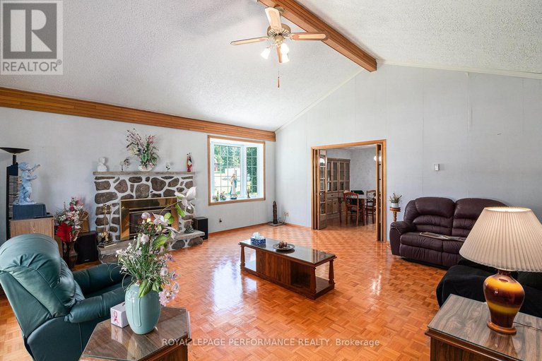 28651683/166-mccormick-road/alexandria/north-glengarry/ontario/K0C1A0_6
