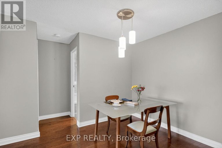 29618054/2009-1171-ambleside-drive/woodroffe/ottawa/ontario/K2B8E1_25