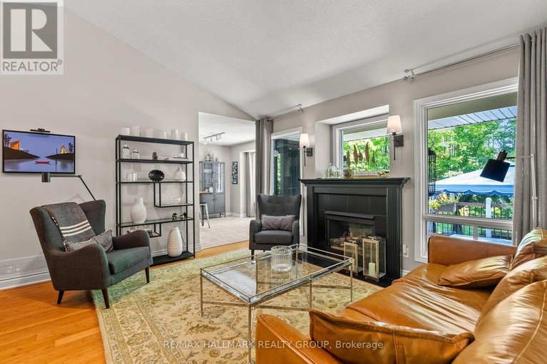 28797627/17-anthony-curro-drive-drive/north-grenville-twp-kemptville-east/north-grenville/ontario/K0G1J0_9