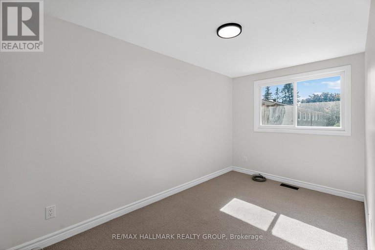 29036689/3921c-old-richmond-road/arbeatha-park/ottawa/ontario/K2H8T9_25