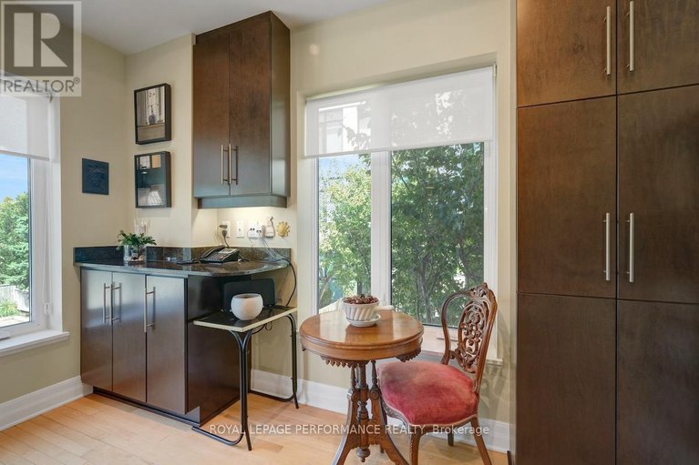 28772682/unit-8-773-richmond-road/woodroffe/ottawa/ontario/K2A0G7_15