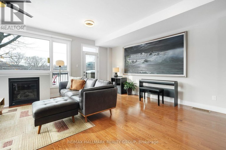 29303605/1111-north-river-road/overbrook/ottawa/ontario/K1K3W2_13