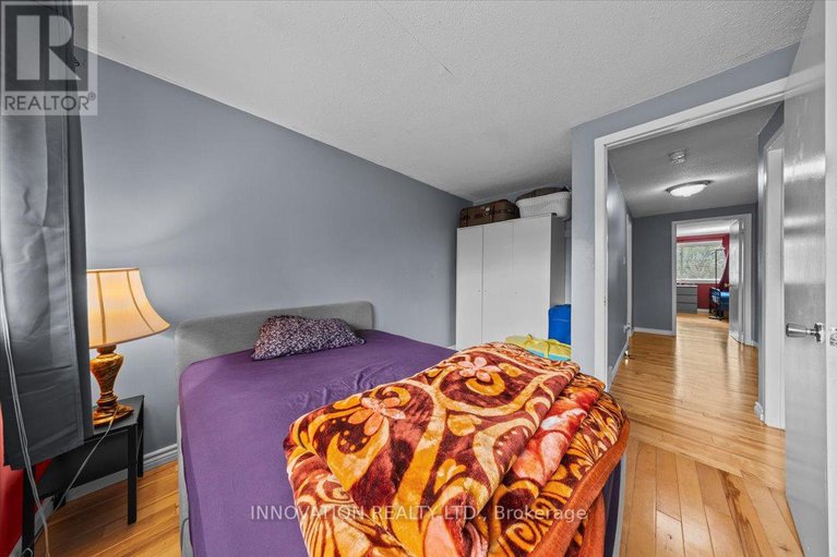 28818665/82-stokes-crescent-e/glencairnhazeldean/ottawa/ontario/K2L2Z4_20