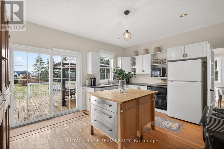 29568130/180-route-500-road/russell-twp/russell/ontario/K4R1E5_12