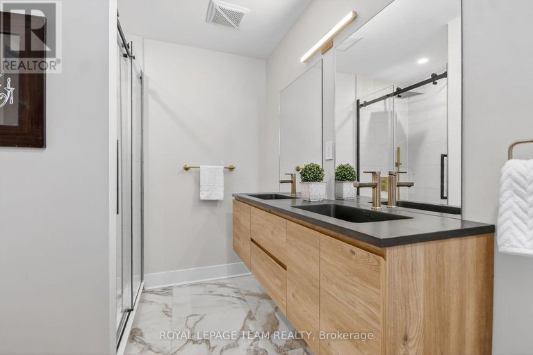 29688254/6636-marina-drive/manotick-south-to-roger-stevens/ottawa/ontario/K4M1B3_19