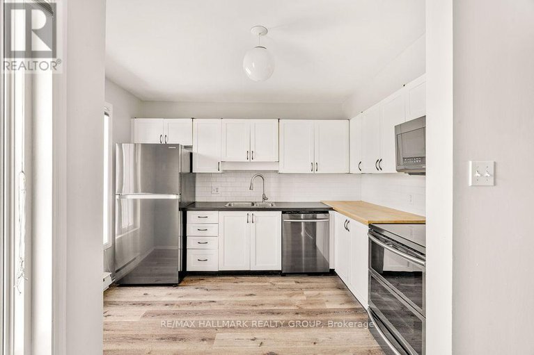 28556147/4-1-timberview-way/westcliffe-estates/ottawa/ontario/K2H9M7_13