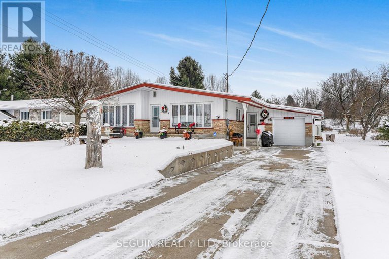 29159848/516-front-road/lorignal/champlain/ontario/K6A2T4_2