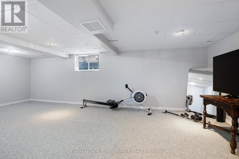 28809857/824-covehead-crescent/riverside-southgloucester-glen/ottawa/ontario/K1V1M3_30