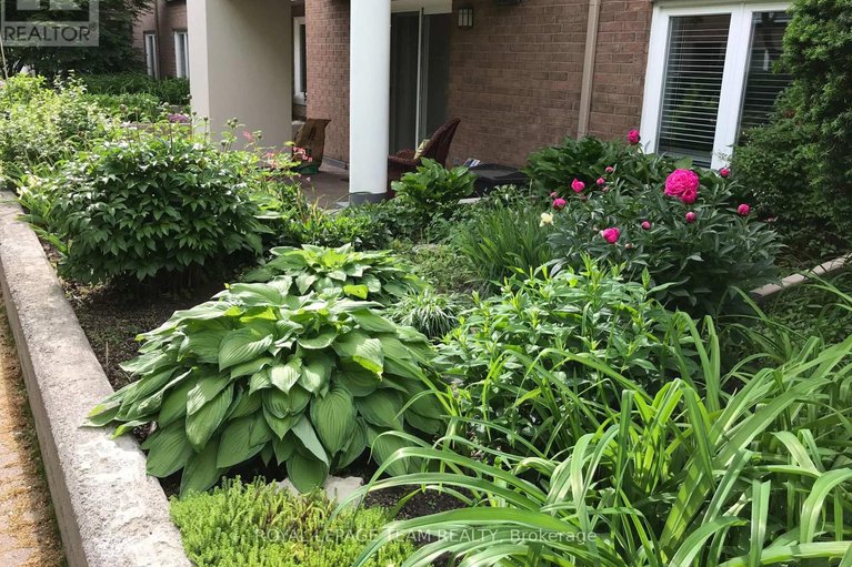 29521537/202a-62-donald-street/overbrook/ottawa/ontario/K1K1N2_31