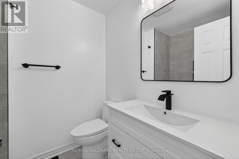 29664979/226-old-colony-road/glencairnhazeldean/ottawa/ontario/K2L1M7_34