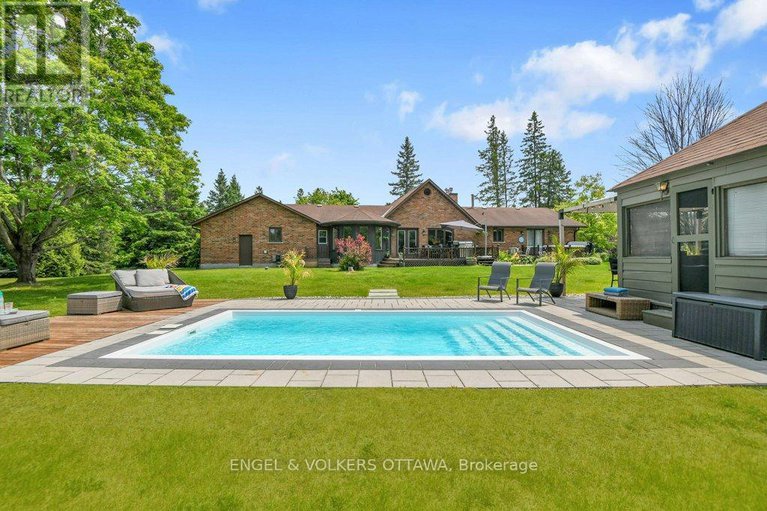28654576/102-delaney-drive/huntley-ward-south-west/ottawa/ontario/K0A1L0_31