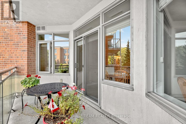 29430008/230-205-bolton-street/lower-townbyward-market/ottawa/ontario/K1N1K7_33