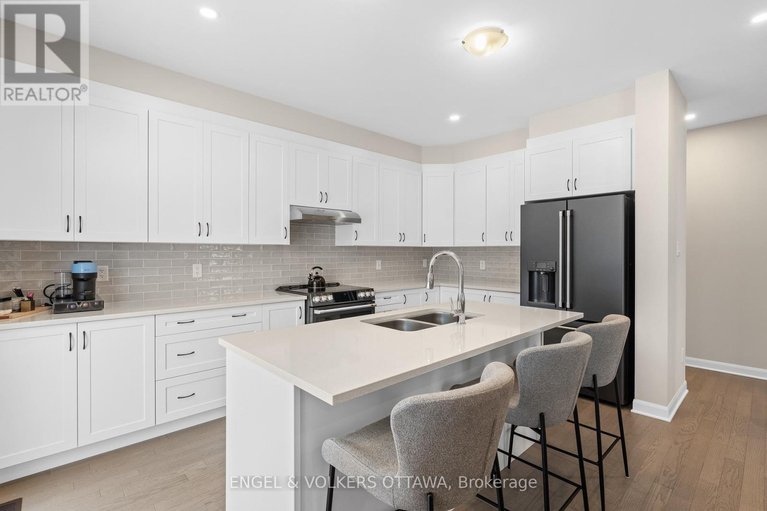 28163519/2053-wanderer-avenue/mahogany-community/ottawa/ontario/K4M0X1_15