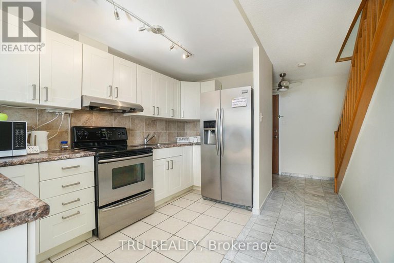 27763193/ph8-900-dynes-road/ottawa/ontario/K2C3L6_6