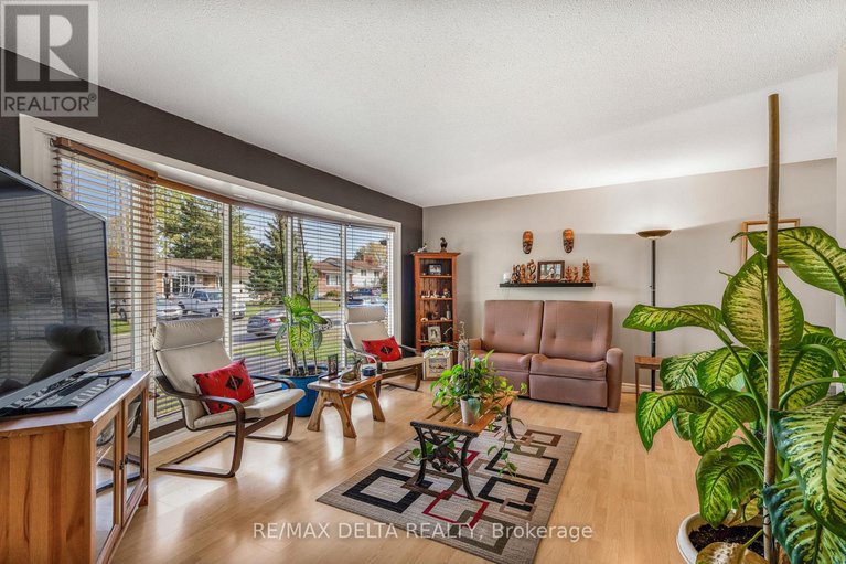 29413885/722-nicole-street/town-of-rockland/clarence-rockland/ontario/K4K1G4_9