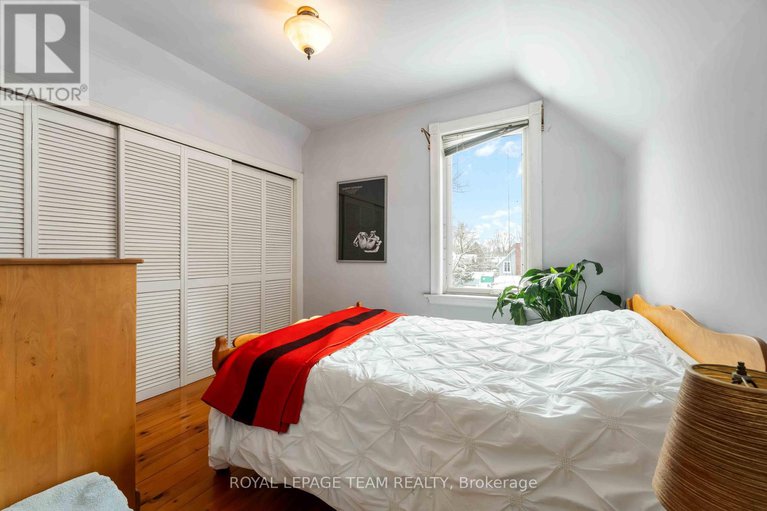 29307487/56-grosvenor-avenue/old-ottawa-south/ottawa/ontario/K1S4S2_18