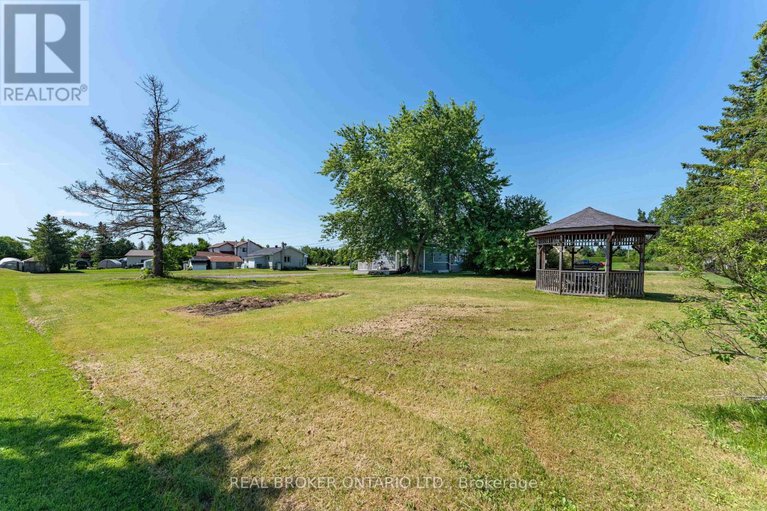 28575090/3449-sarsfield-road/cumberland-west/ottawa/ontario/K0A3E0_43