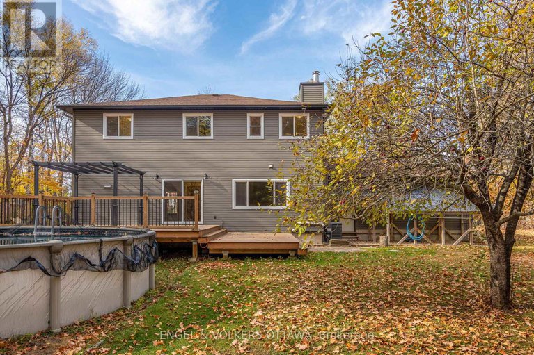 29015610/4720-whispering-willow-drive/sarsfieldbearbrook/ottawa/ontario/K4B1J1_37