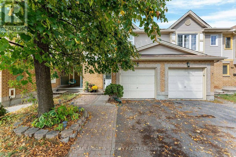 28929177/5-banchory-crescent/morgans-grantsouth-march/ottawa/ontario/K2K2V4_1