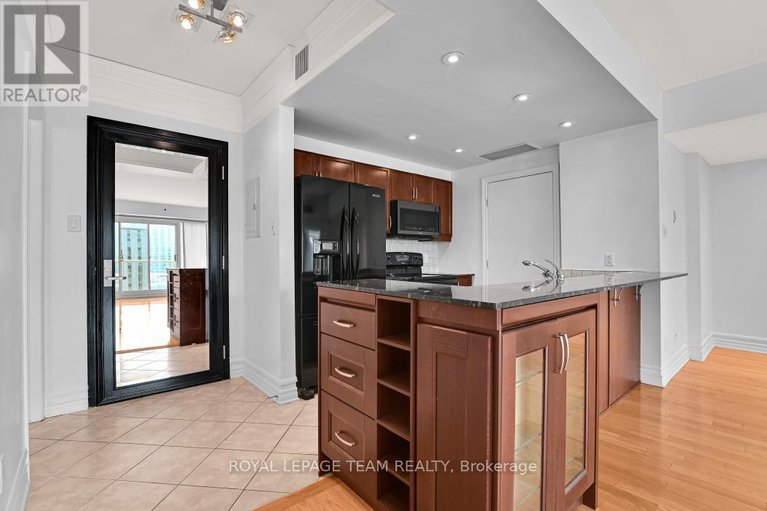 28538344/1306-200-rideau-street/sandy-hill/ottawa/ontario/K1N5Y1_4