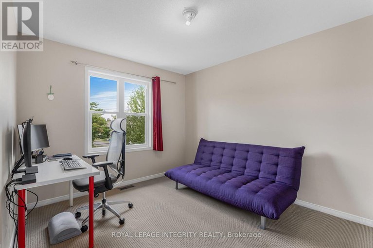 28812430/111-arcola-private/overbrookcastle-heights/ottawa/ontario/K1K4W9_15