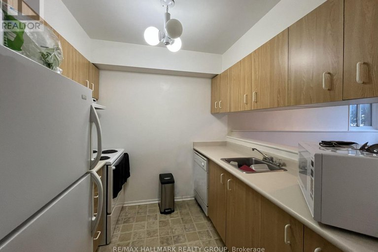 28618067/108-345-centrum-boulevard/bilberry-creekqueenswood-heights/ottawa/ontario/K1E3W9_3