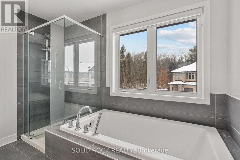 29234213/242-shinleaf-crescent/mer-bleuebradley-estatesanderson-park/ottawa/ontario/K1W0J2_25