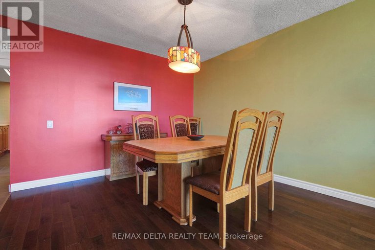 29322597/1001-555-brittany-drive/viscount-alexander-park/ottawa/ontario/K1K4C5_10