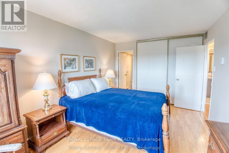 29082658/2006-1195-richmond-road/woodroffe/ottawa/ontario/K2B8E4_26