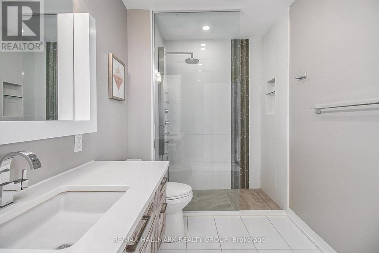 28223628/2706-195-besserer-street/sandy-hill/ottawa/ontario/K1N7J6_24