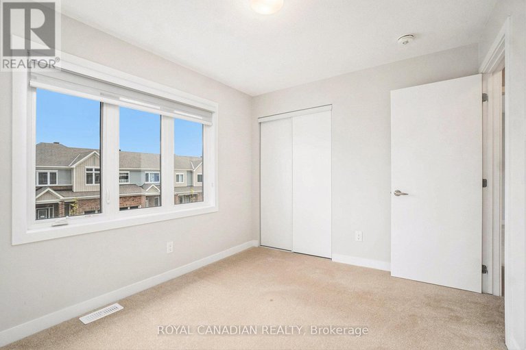 28892633/93-pizzicato-street/mer-bleuebradley-estatesanderson-park/ottawa/ontario/K1W0S3_14