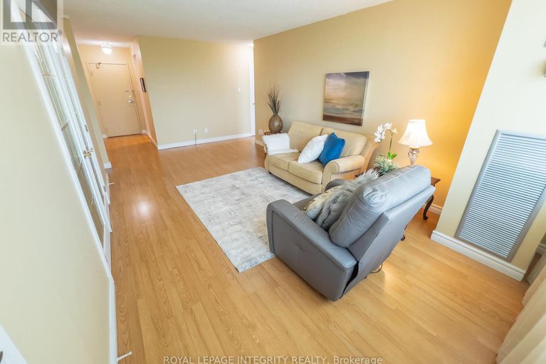 29173938/1008-555-brittany-drive/viscount-alexander-park/ottawa/ontario/K1K4C5_13